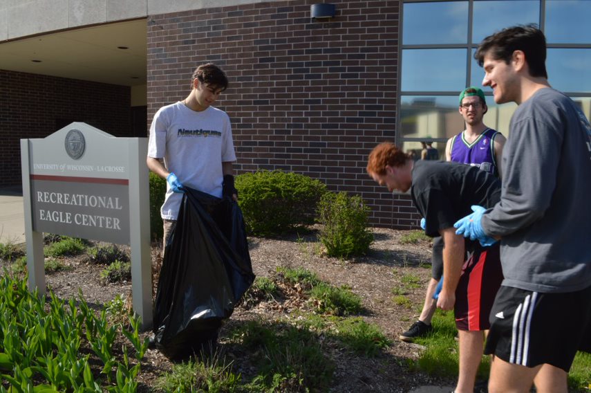 Photo Series: Campus Clean Up day