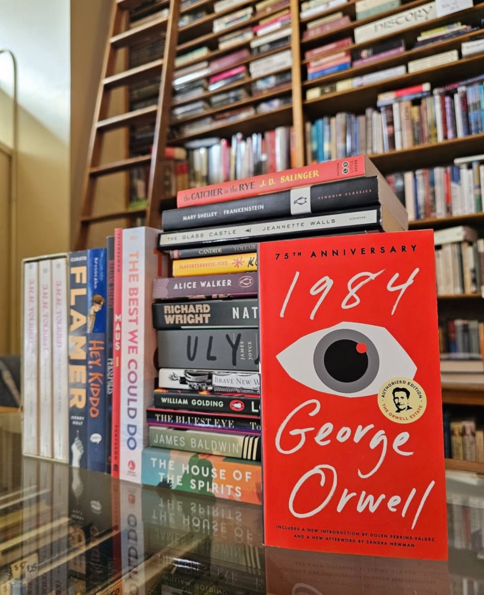 Book display at Pearl Street Books. Image retrieved from @pearlstreetbooks on Instagram. 